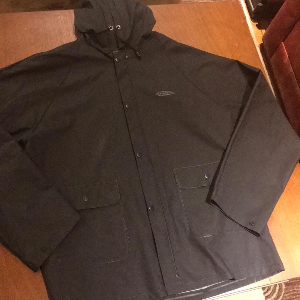 Stearns rain coat dry wear size medium/large